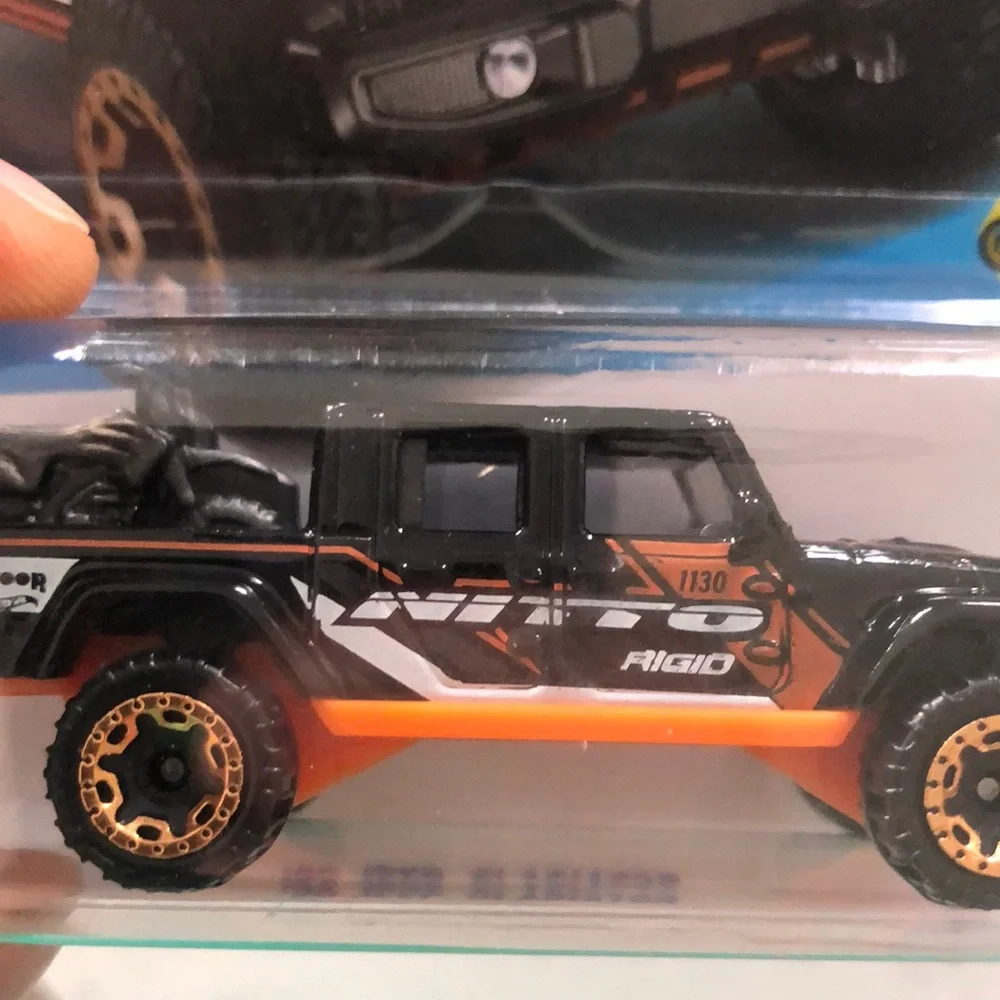 '20 Jeep Gladiator Toy Car - Black and Orange
